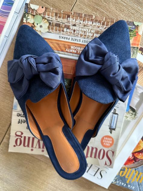 The prettiest bow mules flats mine are navy but they come in a bunch of color ways! #LTKunder50 #LTKshoecrush #LTKstyletip Bow Mules Outfit, Mules Outfit, Mule Flats, Bow Mules, Color Ways, Bow Shoes, Mule Flat, Mules Shoes, Daily Outfits