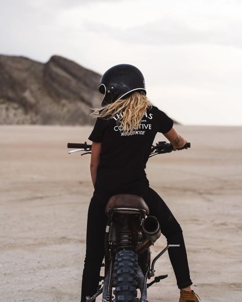 Hell Babes on Instagram: “Catch ya later 😈. #hellbabes” Soft Biker Aesthetic, Woman Motorcycle Fashion, Women's Motorcycle Outfits, The Litas Motorcycle, Female Motorcycle Outfit, Cute Motorcycle Outfits For Women, Women Motorcycle Outfit, Woman Riding Motorcycle, Motorcycle Outfits For Women