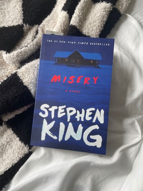 Misery Stephen King Book, Misery By Stephen King, Stephen King Books Aesthetic, Misery Stephen King, Stephen King Books, Winter Books, Book Corners, Quotes For Book Lovers, Inspirational Books To Read