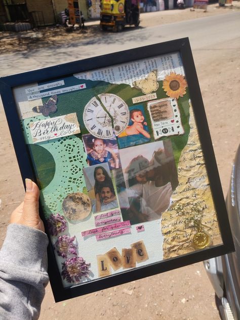 Scrapbook Picture Frame, Cute Gift Wrap Ideas, Aesthetic Photo Frame, Photo Frame Gifts, Picture Frame Collage, Photo Gifts Diy, Friendship Pictures, Collage Picture Frame, Frame Collage