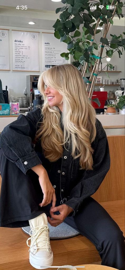 Summer Blonde Hair, Blonde Hair Inspiration, Blonde Hair Looks, Hair Appointment, Hair Inspo Color, Aesthetic Hair, Layered Hair, Blonde Hair Color, Trendy Hairstyles