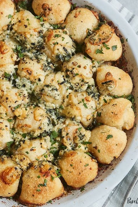 50 Easy Finger Food Recipes for a Crowd #purewow #cheese #fast #snack #food #recipe #entertaining #big batch #cooking #appetizer #side dish #easy Savory Monkey Bread, Fingerfood Baby, Best Party Appetizers, Make Ahead Appetizers, Fall Appetizers, Finger Foods Easy, Party Appetizer, Thanksgiving Appetizers, Cheese Appetizers