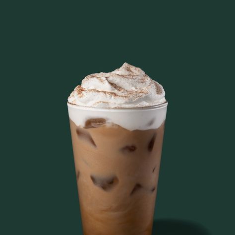 Iced Cinnamon Dolce Latte: Starbucks Coffee Company Latte Photography, Diy Coffee Drinks, Cinnamon Dolce Latte, Cinnamon Dolce, Creamy Coffee, Food Drink Photography, Cold Coffee, Diy Coffee, Coffee Company