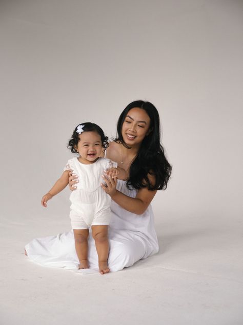 Mommy And Me Winter Dresses, All White Mommy And Me Photos, 6 Months Baby Photoshoot Ideas 6 Month Baby Photoshoot Ideas, Mommy And Me Photo Shoot Studio, Mom And Me Photoshoot, Birthday Fotos, Mommy Photoshoot, Mom And Baby Photography, Adult Family Photography