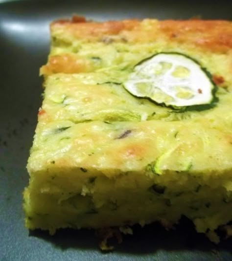 Zucchini Squares Hor Devours, Zucchini Appetizer Recipes, Zucchini Squares, Zucchini Appetizer, Zucchini Pie, Breakfast Sausage Recipes, Zucchini Casserole, Bisquick Recipes, Bake Zucchini