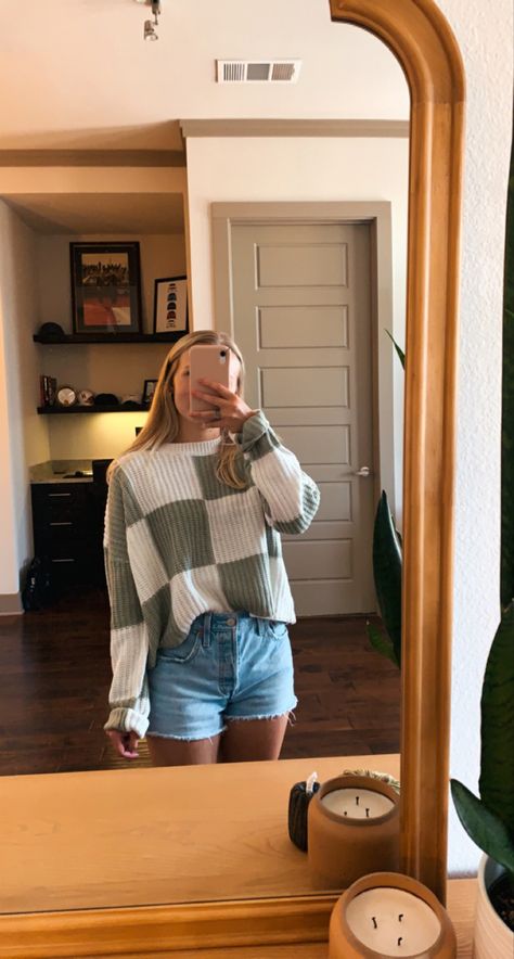 Fall Green Outfits, Checkerd Sweater, Crochet Checkered Sweater, Checkered Sweater Outfit, Checkered Clothing, Sweater Spring Outfits, Plaid Sweater Outfit, Checker Sweater, Nauvoo Illinois