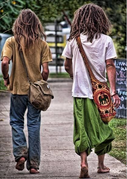 . Hippie Boy, Hippie Dreads, White Dreads, Dreadlocks Men, Hippy Fashion, Hippie Men, Elephant Bag, Hippie Lifestyle, Beautiful Dreadlocks