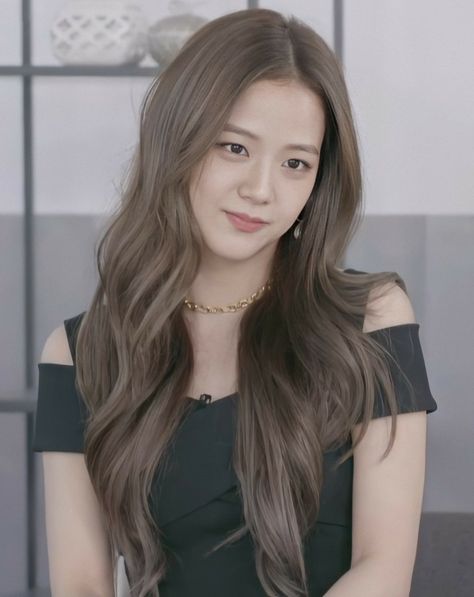 ً on Twitter: "jisoo's hair looks VERY long by the way… " Korean Hair Color, Jisoo Blackpink, Hair Inspo Color, Cool Hair Color, Fair Skin, Ji Soo, Korean Hairstyle, Blackpink Photos, Blackpink In Your Area