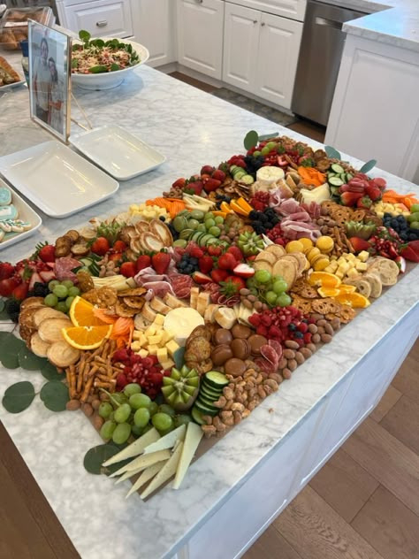 Charcuterie grazing table for bridal shower including fruits and veggies arranged in a beautiful square Bridal Shower Ideas Charcuterie, Bridal Shower Charcuterie Boards, Bridal Shower Charcuterie Table, Charcuterie Table Baby Shower Ideas, Bridal Shower Food Set Up, Small Charcuterie Table, Charcuterie Board Bachelorette Party, Big Charcuterie Board Ideas, Charcuterie Board Bridal Shower Ideas