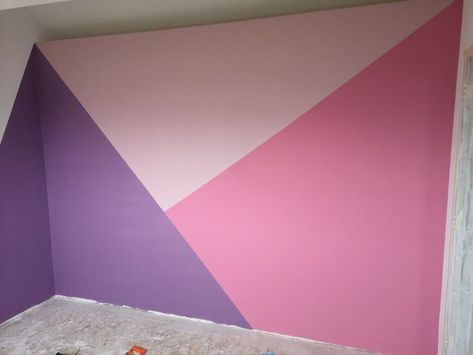 Purple Pink Room Ideas, Pink Purple Wall Paint, Purple Bedroom Paint Ideas, Pink And Purple Room Paint, Geometric Wall Painting Ideas, Pink And Purple Bedroom Walls, Pink Paint Bedroom Ideas, Pink And Purple Painted Room, Pink And Purple Wall Paint Ideas