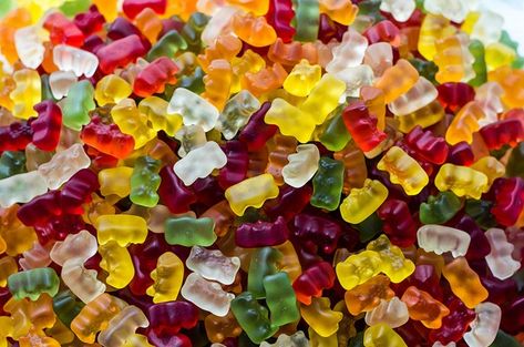 17 surprising mid-run snacks to improve your marathon. Haribo Gummy Bears, Marathon Inspiration, Running Fuel, Half Marathon Training, Best Candy, Marathon Training, Running Motivation, Just Run, I Work Out