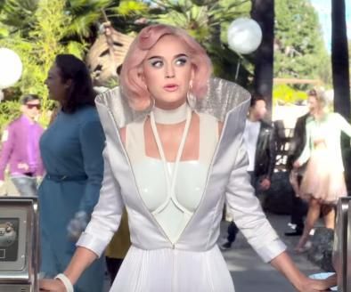 Katy Perry Music Video, Halloween Costume Teenage Girl, Chained To The Rhythm, Katy Perry Albums, Katy Perry Music, Katy Kat, Cool Costumes, Katy Perry, Maquillaje De Ojos