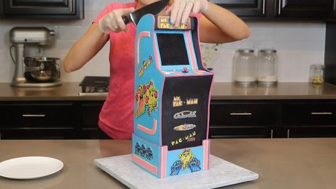 Arcade Cake Ideas, Arcade Cake, Pac Man Arcade, Game Cake, Pacman Arcade, Arcade Console, Cake 3d, Up Cake, Arcade Cabinet