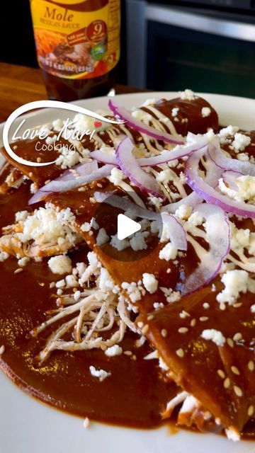 Karina Valladares on Instagram: "How to Make Enmoladas Enchiladas de Mole Recipe. If you love mole like I do, Enmoladas are a dream come true 😋 These rich and delicious Chicken Mole Enchiladas feature fried tortillas smothered in a savory mole sauce. They're incredibly delicious! 🥰 Please comment down below what recipe you will like to see next. Also, check out our YouTube Channel for more delicious recipes. Link in Bio 😊  ENMOLADAS INGREDIENTS: For the mole sauce: ► 1 roma tomato ► 3 garlic cloves ► 1/2 white onion ► 1 tortilla ► 8 ritz crackers ► 7 guajillo peppers ► 2 cups chicken broth (add to pan) ► 4 cups chicken broth (add to blender) ► 1/4 tsp ground cinnamon ► 1/2 tablet of chocolate abuelita ► 1 jar of Mole Sauce (I'm using Doña Maria) For the enmoladas: ► Corn tortillas ► Som Mole Sauce Recipe Easy, Mole Dishes, Mole Enchiladas Recipe, Mole Recipe Mexican, Chicken Mole Enchiladas, Mole Enchiladas, Chicken Mole Recipe, Cooked Shrimp Recipes, Mole Recipe