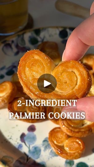 Elephant Shaped Food, Palmers Cookies, Puff Pastry Cookies, Palmier Cookies, Phyllo Recipes, Puff Pastry Desserts, Best Cookies Ever, Puff Pastry Dough, Small Desserts