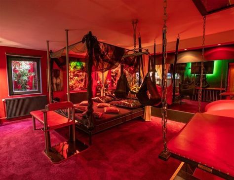 Red Room 50 Shades, Themed Hotel Rooms, Dungeon Room, House Interior Design Styles, Red Rooms, Playroom Furniture, Dream House Rooms, Secret Rooms, Pretty House