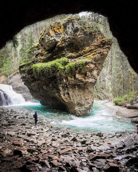 The Secret Cave at Johnston Canyon, Banff National Park ,Canada! 📷 instagram.com/jayce.alv Johnston Canyon Banff, Banff National Park Canada, Johnston Canyon, Banff Canada, Colorado Usa, Banff National Park, Amazing Destinations, Most Beautiful Places, Wonderful Places