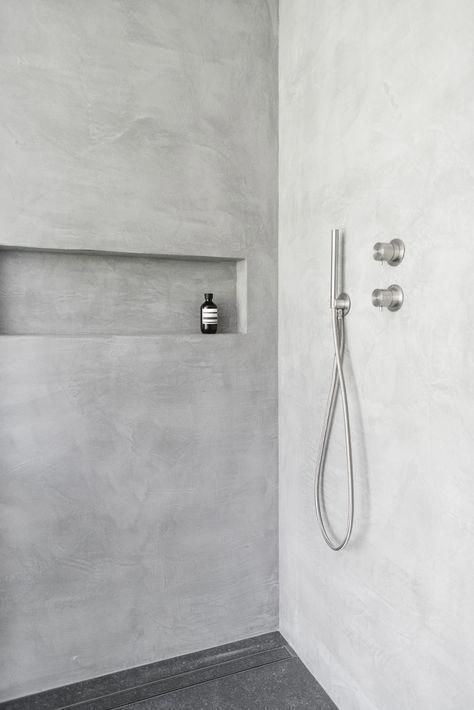 Concrete Shower, Concrete Bathroom, Bad Inspiration, Diy Bathroom Remodel, Shower Surround, Dream Bathrooms, Minimalist Bathroom, House Bathroom, Shower Design