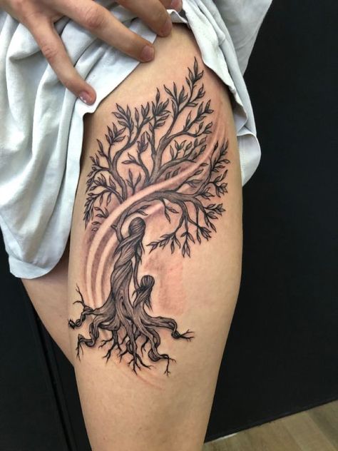 Getting inked is a stylish way to show your personality. A family tree design is a great idea if you want a tattoo with a sense. The article is designed to inspire you to a new tattoo. Family Tree Tattoo Designs, Woman Tree Tattoo, Mother Nature Tattoos, Family Tree Tattoo, Tree Tattoos, Mom Tattoo Designs, Mommy Tattoos, Tree Tattoo Designs, Mother Tattoos