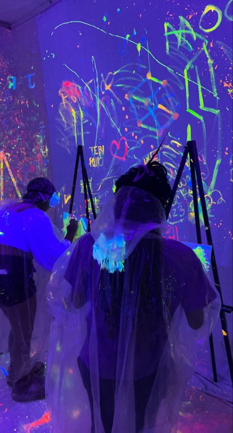 Korean Cyberpunk, Paint Splatter Room, Splatter Room, Cyberpunk Theme, Neon Paint Splatter, Party Van, Neon Markers, 15th Birthday Party Ideas, Glow In Dark Party