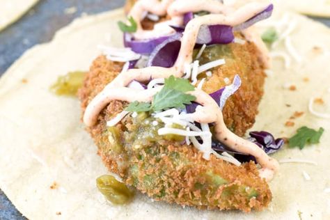 Fried+Avocado+Tacos+Recipe Fried Avocado Tacos, Fried Avocado, Taco Cake, Avocado Tacos, Avocado Taco, Avocado Fries, Meatless Monday Recipes, Vegetarian Cabbage, Taco Recipes