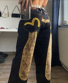 Evisu Aesthetic, Evisu Jeans Outfit, Cute Outfits Aesthetic, Outfit Ideaa, Stile Kendall Jenner, Evisu Jeans, Swag Girl Style, Concept Clothing, 2000s Fashion Outfits