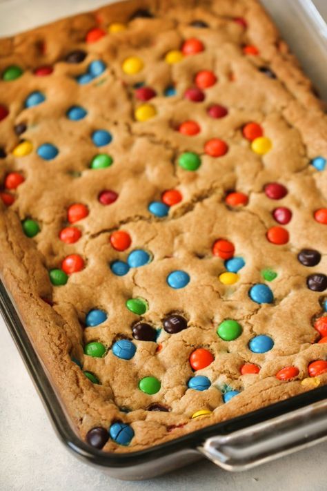 M&m Blondies Recipe, M M Blondies, Bar Desserts, Easy Bake Oven, Six Sisters Stuff, Blondies Recipe, Dessert Bar Recipe, Cookie Bar Recipes, Bakery Recipes