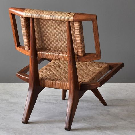 Paul Laszlo's iconic lounge chair for Glenn of California is beautiful from any angle. African Furniture, Wood Lounge Chair, Sitting Chair, Coffee Shops Interior, Woodworking Inspiration, Dream Furniture, Indoor Design, Banyan Tree, Cozumel