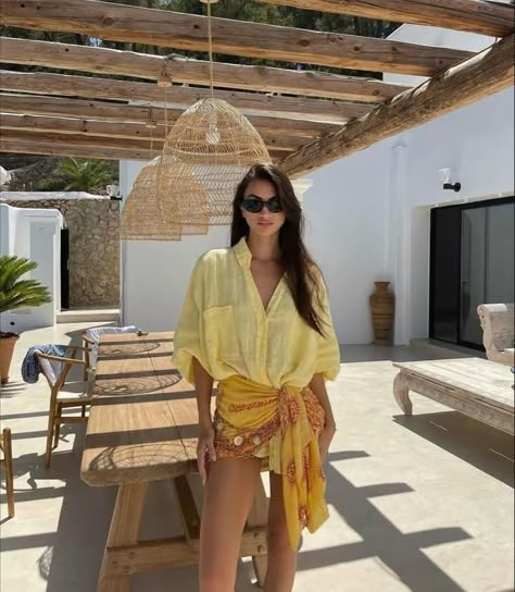 These Are The Mykonos Outfits We Are Wearing This Summer - CLOSS FASHION Goa Outfits, Bali Outfits, Thailand Outfit, Greece Outfit, Look Zara, Summer Holiday Outfits, Island Outfit, Ibiza Outfits, European Summer Outfits