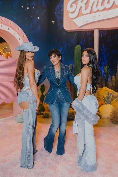 Kim Kardashian Is a Chrome Hearts Cowgirl in a Double Denim Set Kim And Kylie, Denim Party, Workout Fits Women, Kyle Jenner, Denim Set, Kardashian Kids, Jenner Family, Denim And Diamonds, Kardashian Family