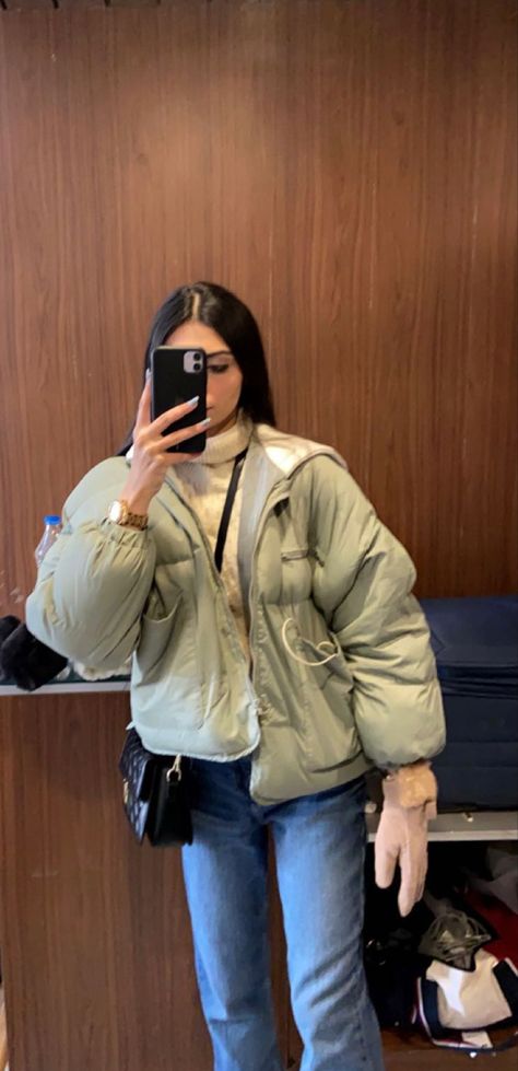 Puffer Outfit, Puffer Jacket Outfit, Green Puffer Jacket, Green Puffer, Jacket Outfit, Jacket Outfits, Puffer Jacket, Semi Formal, Aesthetic Clothes