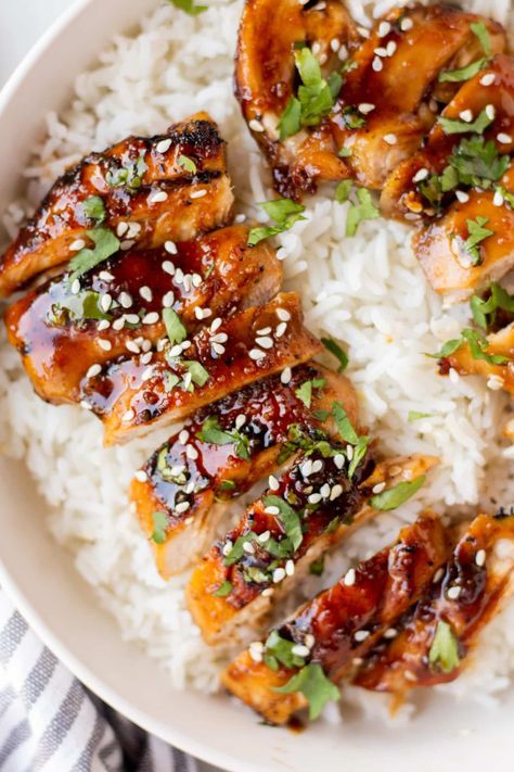 Tasty Grilled Asian Chicken Asian Chicken Breast Recipes, Grill Chicken Breast, Asian Marinade For Chicken, Juicy Chicken Breast Recipes, Spicy Bbq Sauce, Asian Marinade, Grilled Chicken Strips, Grill Chicken, Asian Chicken Recipes