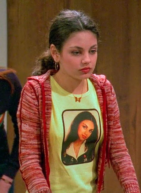 Mila Kunis ( in character ) Jackie Burkhart / That 70’s Show season 1 / 1998-1999 shared to groups 5/3/21 Jackie Burkhart Outfits, Jackie That 70s Show, Jackie Burkhart, 70 Show, 70s Show, I Love Cinema, That 70s Show, Mila Kunis, Fashion Revolution