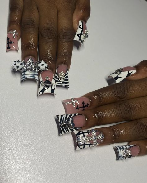 Rockstar freestyle🖤🎸 . . . Dm to book!💖 @nailed.byjennie #longnails #ducknails #blingnails #frenchnails #nailsofinstagram #nailsoftheday #fresnonails #fresnonailtech #explorepage Theme Nails, Rockstar Nails, Duck Nails, Long Acrylic, Bling Nails, Long Acrylic Nails, Cute Acrylic Nails, Nails Design, Nail Tech