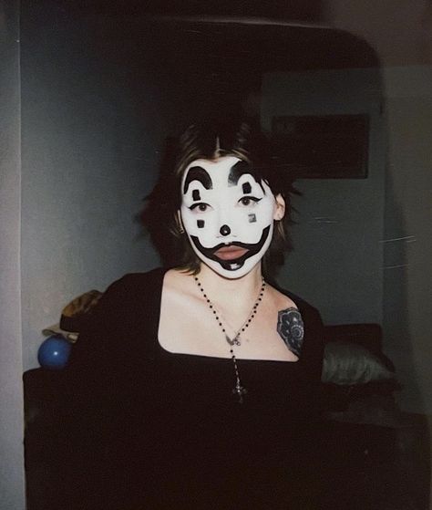 Insane Clown Posse Albums, Kailee Morgue, Funny Halloween Jokes, Cute Clown Makeup, J Makeup, Vampire Bride, Halloween Jokes, Clown Posse, Insane Clown Posse