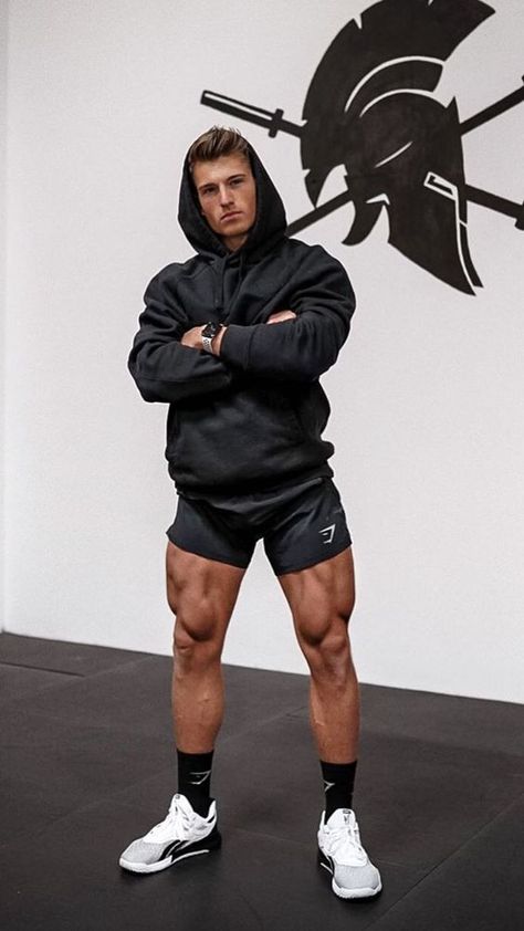 Mens Fitness Photoshoot, Gym Fits Men, Gymshark Outfit, Killer Leg Workouts, Gym Outfit Ideas, Leg Workout At Home, Outfit Gym, Outfit Ideas Fashion, Gym Guys