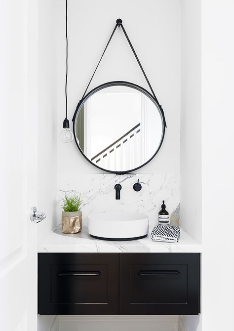 // Decor Baie, Downstairs Bathroom, Hamptons House, Bathroom Trends, Bathroom Renos, Laundry In Bathroom, Round Mirror, House Bathroom, Beautiful Bathrooms