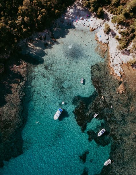 TH1-min – Fubiz Media Tom Hegen, Blue Cave, Tourism Design, Mediterranean Aesthetic, Greece Photography, Aerial Photography Drone, Perspective Photography, Smooth Sailing, Mediterranean Coast