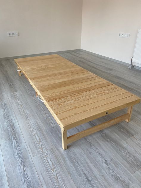 Foldable Pallet Table, Low Pallet Table, Boho Low Table, Boho Picnic Party Low Tables, Pallet Table Picnic, Diy Floor Picnic Table, Picnic Aesthetic Table, Floor Table Ideas, Low Profile Picnic Table