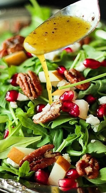 Arugula Pomegranate Salad Goat Cheese, Arugula And Pomegranate Salad, Pomegranate Arugula Salad, Christmas Arugula Salad, Arugula Pomegranate Salad, Pomegranate Goat Cheese, Classic Chicken Salad Sandwich, Salad Arugula, Candied Pecan