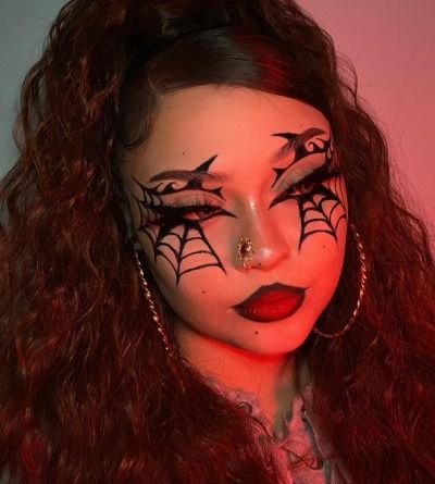 Maid Halloween Makeup, Helovin Costum, Web Makeup Halloween, Face Painting Ideas For Adults For Women, Halloween Makeup 2024 Trends, Halloween Inspo Makeup, Aesthetic Face Paint Ideas, Halloween Makeup Hard, Face Painting For Women