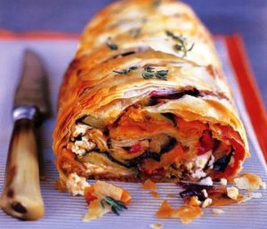 Vegetable Pastry Recipes, Savoury Strudel, Give Me Some Oven, Roasted Vegetable Strudel, Vegetable Strudel, Veggie Main Dishes, Savoury Pies, Village Women, Vegan Pie