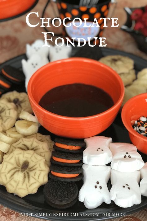 Halloween Fondue Party, Halloween Fondue Ideas, Halloween Chocolate Fountain, Halloween Fondue, Kids Dessert Table, Spooky Pizza, Fondue Ideas, Vampire Halloween Party, Fondue Party