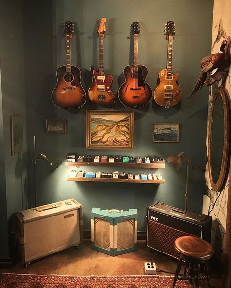 Music Studio Room Home, Office Music Room, Studio Room Design, Music Room Design, Office Music, Music Bedroom, Home Music Rooms, Music Corner, Guitar Room