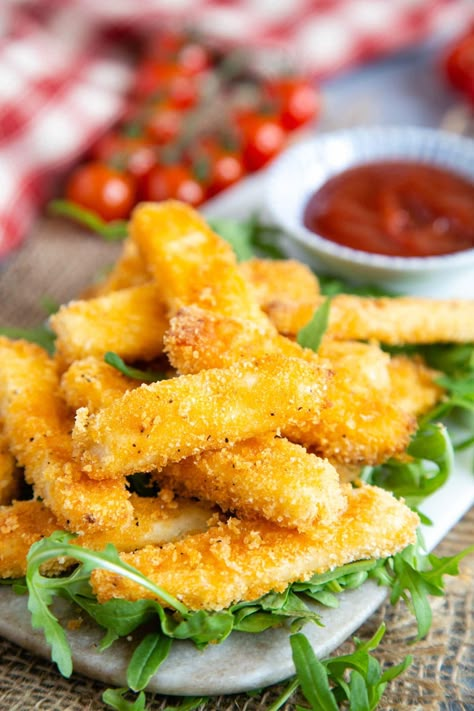 Baked Haloumi Recipes, Oven Baked Halloumi, Air Fryer Halloumi Fries, Fried Halloumi Recipes, Air Fried Halloumi Fries, Halloumi Chips, Crispy Halloumi, Halloumi Fries, Baked Halloumi