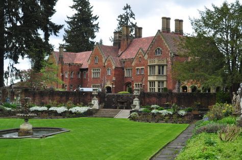 Thornewood Castle in Lakewood, Washington | 11 Fascinating Spots In Washington That Are Straight Out Of A Fairy Tale Romantic Venues, Lakewood Washington, Haunted Houses In America, Historical Castle, Red Castle, Scary Haunted House, Houses In America, Washington State Travel, Hillside Garden