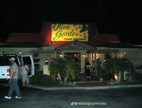 Going to Olive Garden in the 2000s Olive Garden Aesthetic, Garden Aesthetic, Olive Gardens, Olive Garden, Garden Signs, The 2000s, My School, Italian Restaurant, Cool Stuff