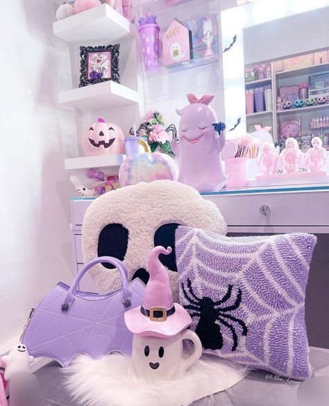 Pastel Goth Halloween Decor, Black And Pastel Room, Pastel Goth Room Ideas, Pastel Goth Bedroom, Pastel Goth Home Decor, Goth Room Ideas, Pastel Goth Room, Pastel Goth Decor, Galaxy Room