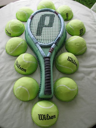 Tennis Racket Cake, Ons Jabeur, Tennis Cake, Perfect Cupcakes, Cupcake Inspiration, Tennis Birthday, Tennis Party, Sport Cakes, Tennis Life