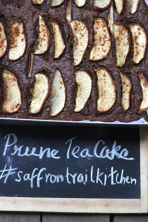 Vegan Prune and Tea cake - a simple bake with flavours of cinnamon, orange and topped with apples  #saffrontrail #saffrontrailkitchen #vegan #veganrecipes #healthybakes #vegancakes #homebaking #prunerecipes #tearecipes #assam1860 Prune Cake, Prune Recipes, Baking Recipes Healthy, Baking Recipes For Kids, Tea Cakes Recipes, Vegan Cake Recipes, Cake Vegan, Anti Aging Food, Tea Cake